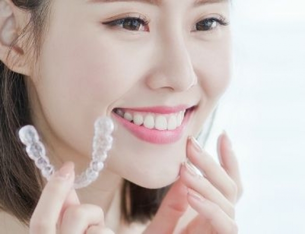 Adjusting to a New Daily Routine with Invisalign Aligners